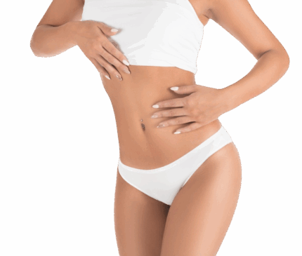 Nærbillede af en kvindes tonede mave og talje i hvidt undertøj, hvor hænderne hviler på maven. Billedet illustrerer mulige resultater af kropsbehandlinger hos Cerix, eksempelvis fedtsugning eller bukplastik, rettet mod at forme området omkring mave og hofter for en slankere silhuet.