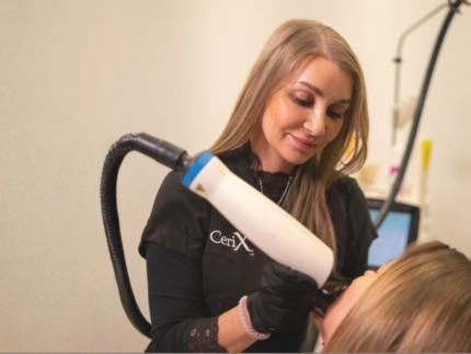 u4119598129_white_gloves_--ar_32_--v_7_53e476a8-ce55-448c-b2da-aca6caebc080_3